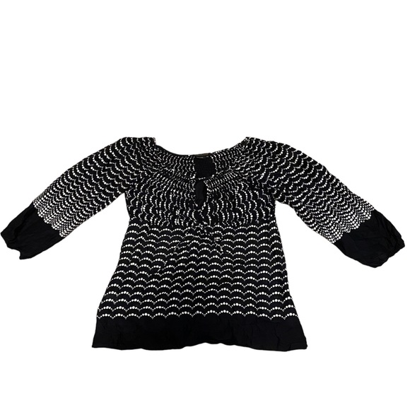BCBG Maxazria black and white peasant blouse - Picture 10 of 10